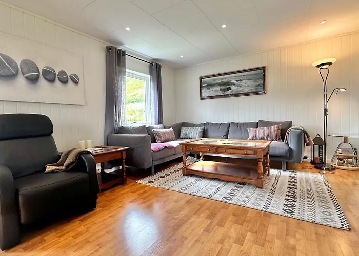 Basecamp Mountain View Lofoten Semesterbostad *